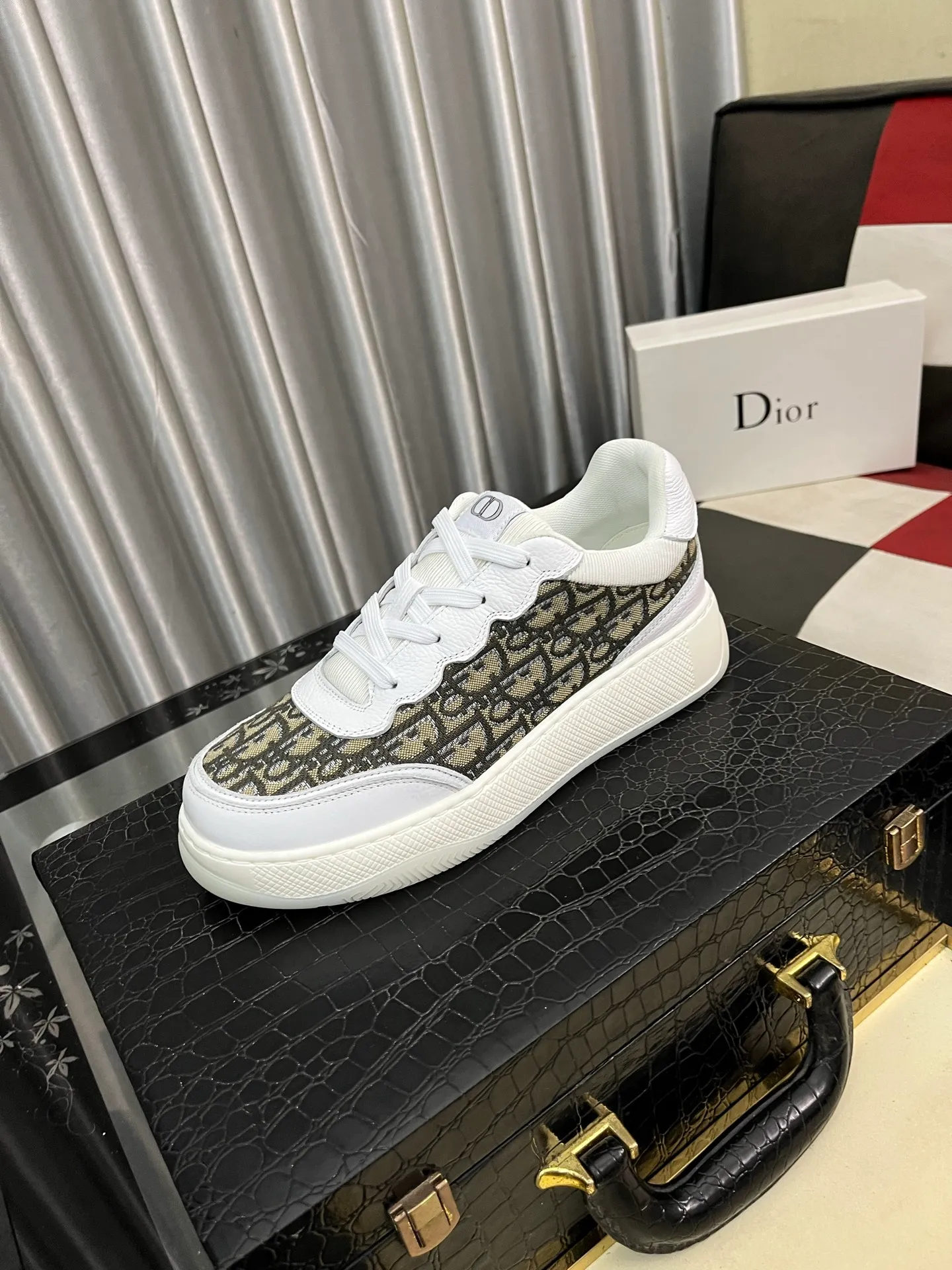 Men's Men's Shoes 💰440⌚️⌚️《DIOR*》The latest and most popular casual shoes, top brand [seduce] luxury~purchasing agent, top~quality. [Strong] The upper is made of imported breathable cowhide with material ➕ breathable sheepskin feet (•) and fine workmanship. Original stylish and stylish soft rubber wear-resistant outsole, light and comfortable on the foot, size: 38-444️⃣colors available